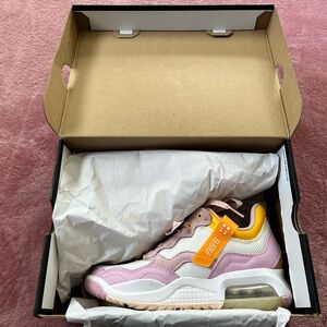 Nike - Youth Jordan Multi-Colored Sneaker